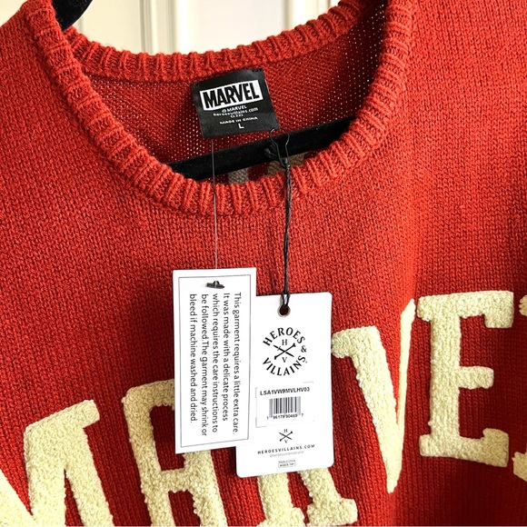 Heroes & Villains Marvel Logo Red Varsity Sweater NWT - Picture 10 of 15